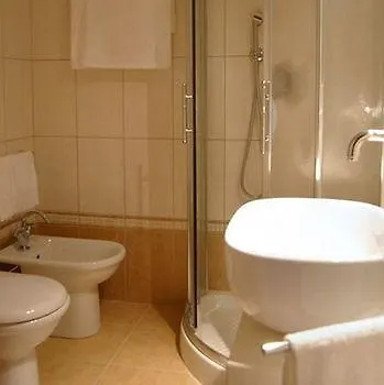 לינה וארוחת בוקר Casa Riz 2*